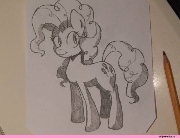 Рисунки пони карандашом на бумаге