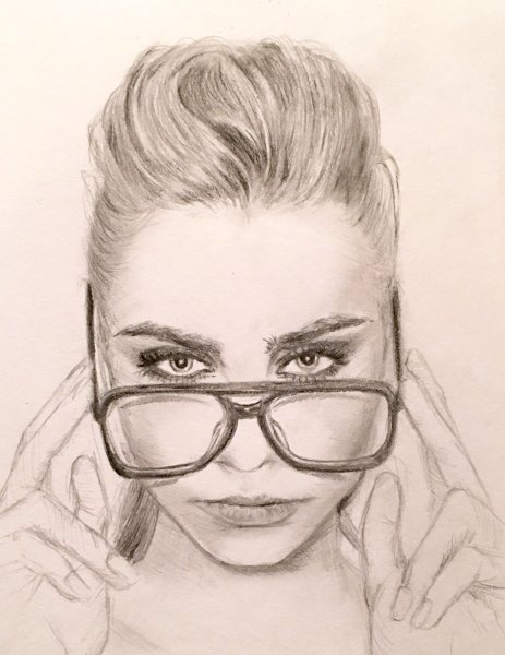 Портрет Карины кросс карандашом