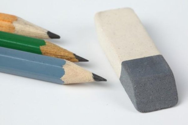 Карандаш простой с ластиком