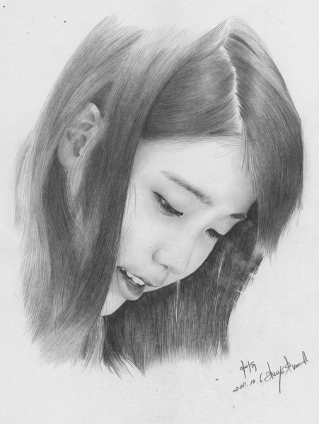 Портрет кореянки карандашом