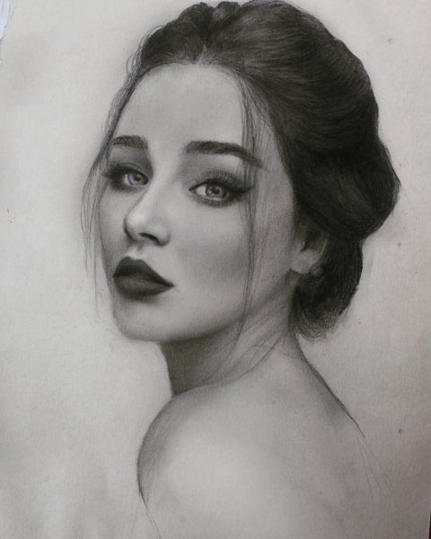 Лицо карандашом