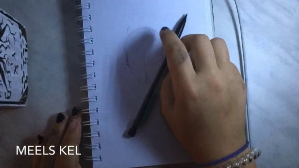 Нарисовать Милс Кела карандашом