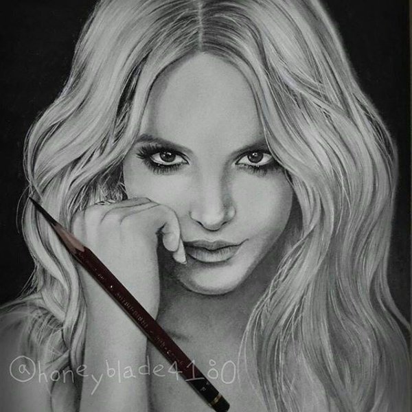 Бритни Спирс портрет карандашом