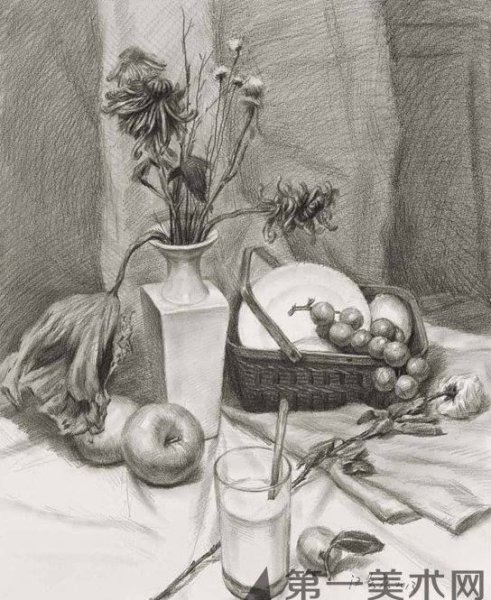 Натюрморт новый год карандашом