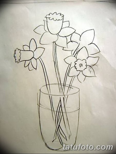 Натюрморт с цветами карандашом