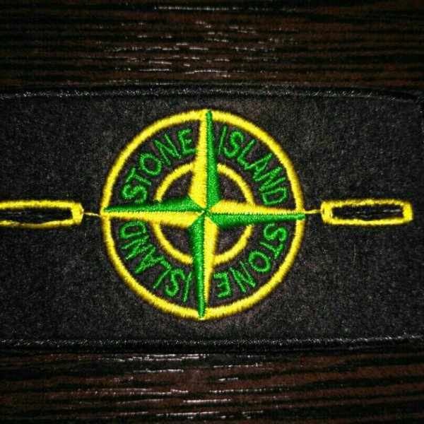 Зарисовка куртка на вешалке