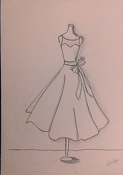 Раскраска девочка в платье