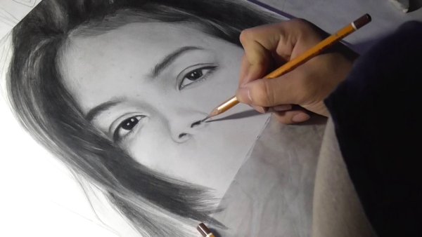 Карандаш художника