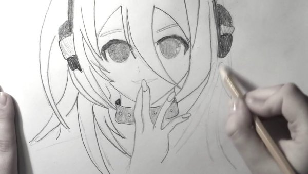 Аниме девушка в наушниках карандашом