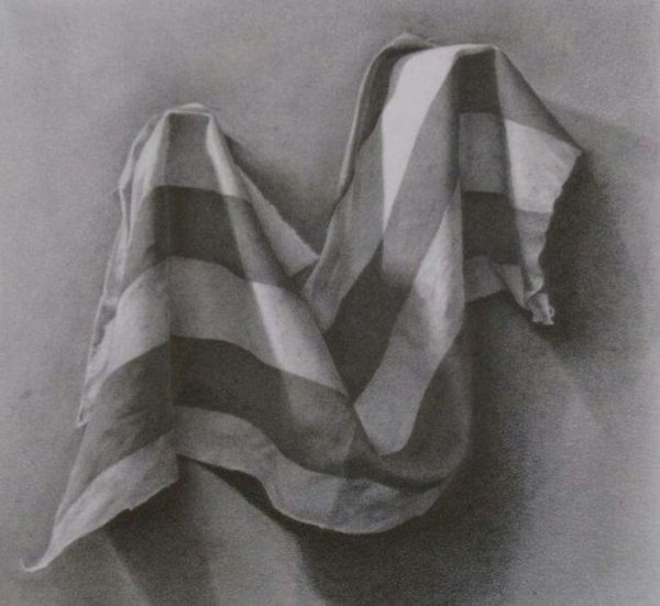 Складки ткани карандашом
