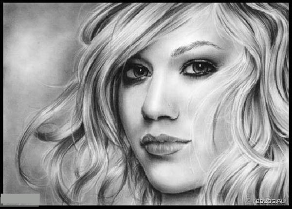 Красивые девушки карандашом