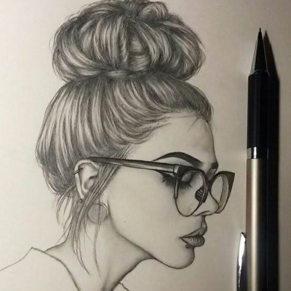 Нарисовать девушку карандашом