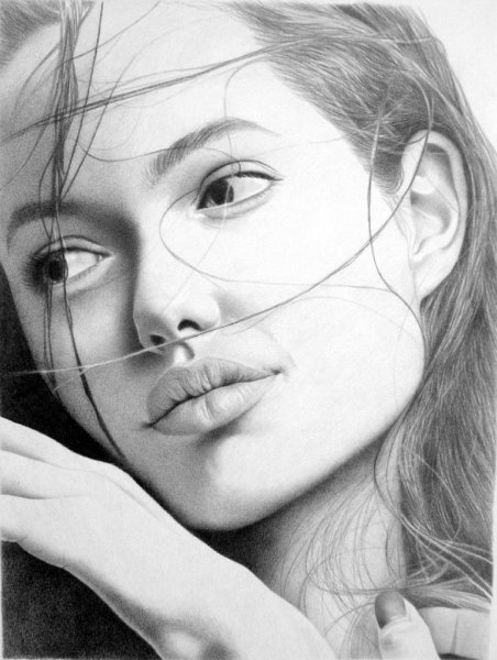 Портрет девушки карандашом