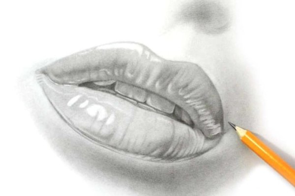 Губы простым карандашом