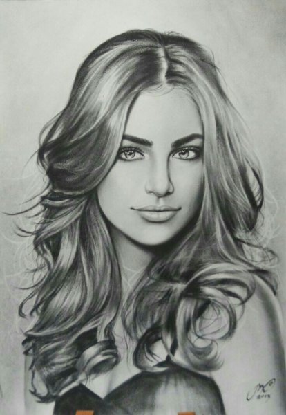 Зарисовки женской фигуры