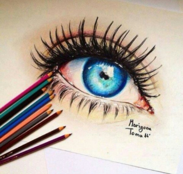 Глаз цветными карандашами