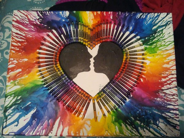 Рисование мелками на холсте