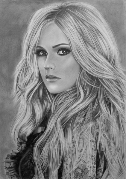 Портрет блондинки карандашом