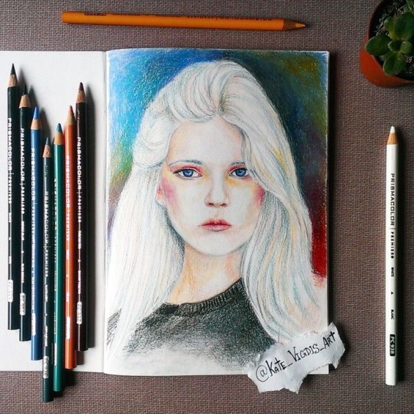 Скетчбук цветными карандашами