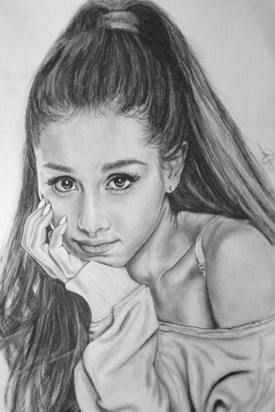 Ариана Гранде 2020 портрет