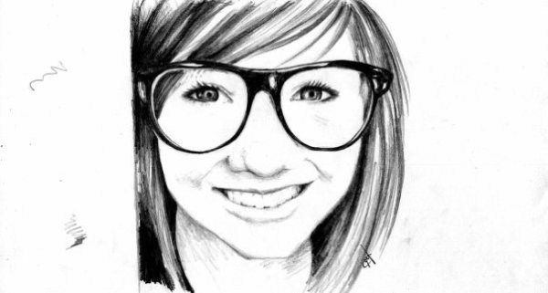 Девушки с очками карандашом