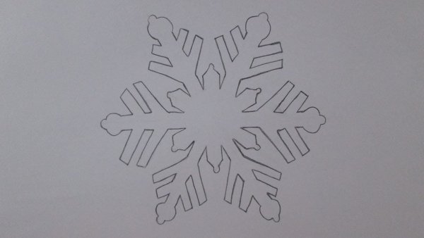 Снежинки карандашом