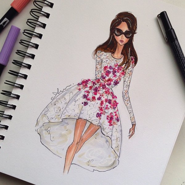 Нарисованные девушки в платьях