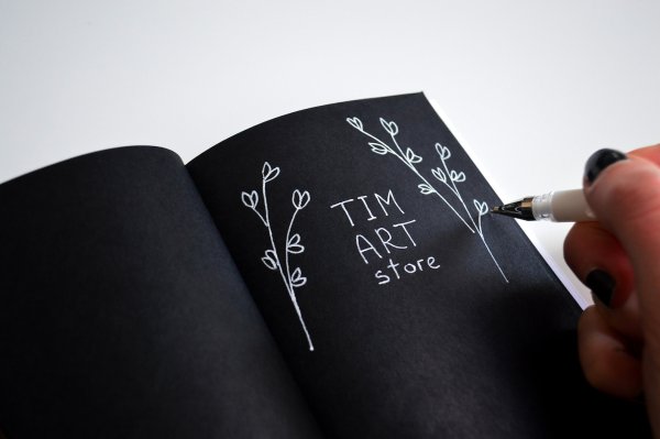 Блокнот с черными листами