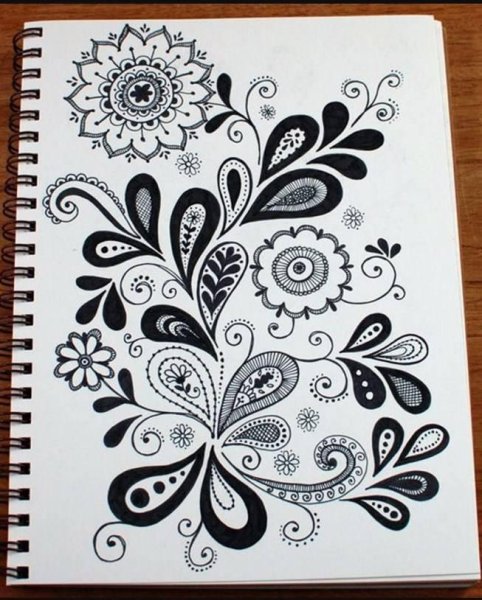 Узоры ручкой на бумаге