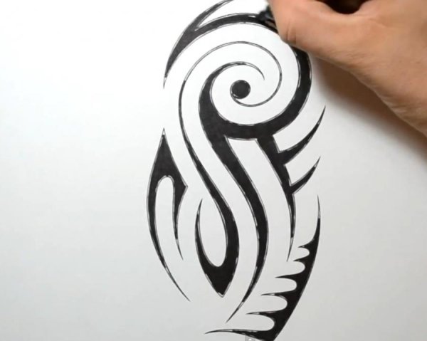 Тату маркером на бумаге