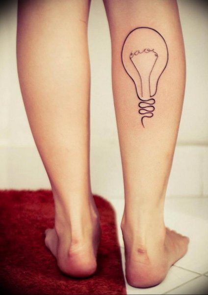 Лёгкие тату на ноге
