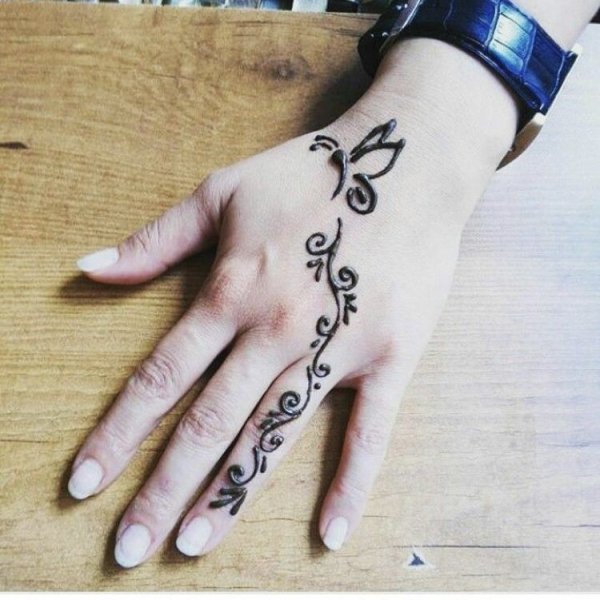 Очень легкий рисунке хной