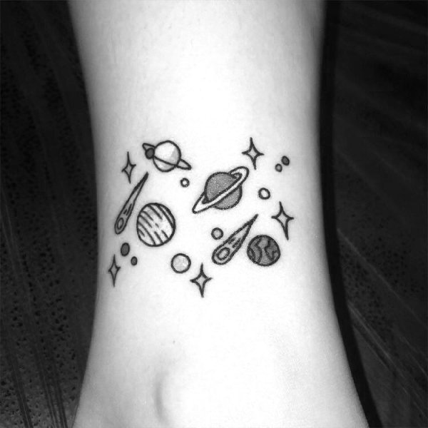 Тату на ноге легкие ручкой