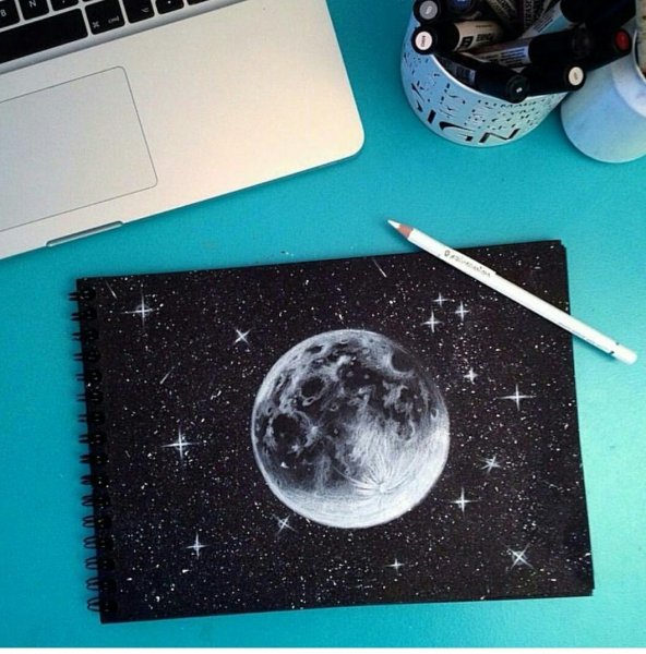 Стилизованная Луна