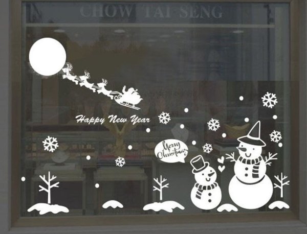 Снеговик красками на окне