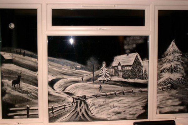 Новогодние рисунки на окнах гуашью