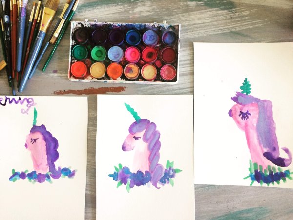 Единорог пастелью