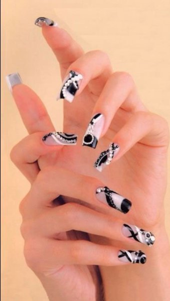 Черно белый маникюр для начинающих