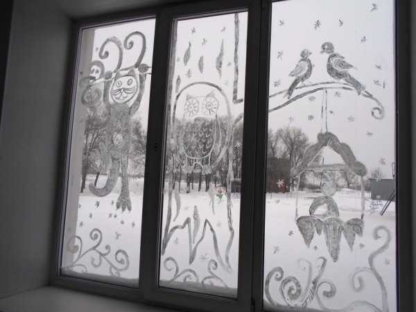 Новогодние окна зубной пастой