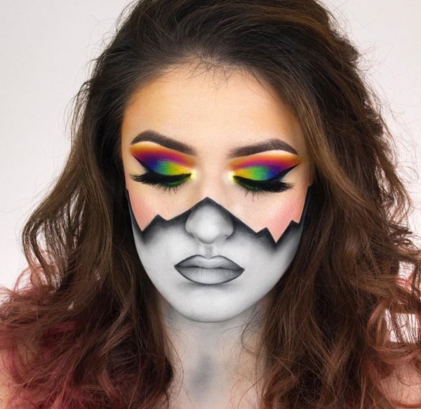 Необычный макияж