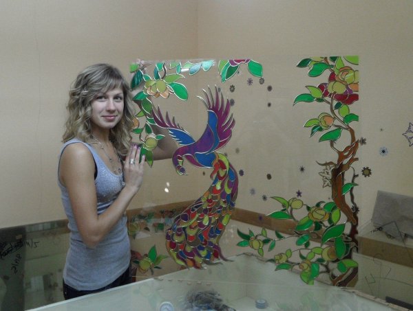 Забавные рисунки на зеркале