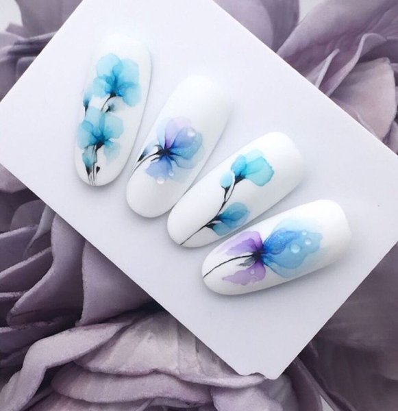 Акварель на ногтях