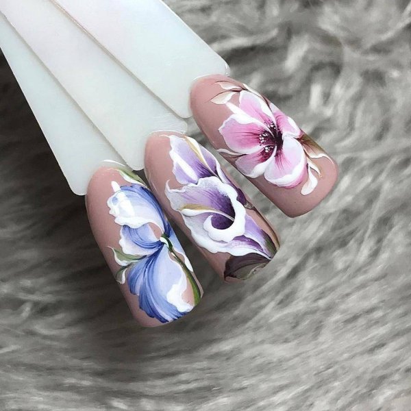 Маникюр художественная роспись