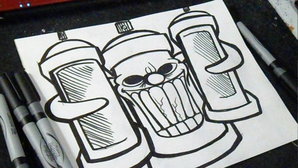 Узоры фломастером на бумаге