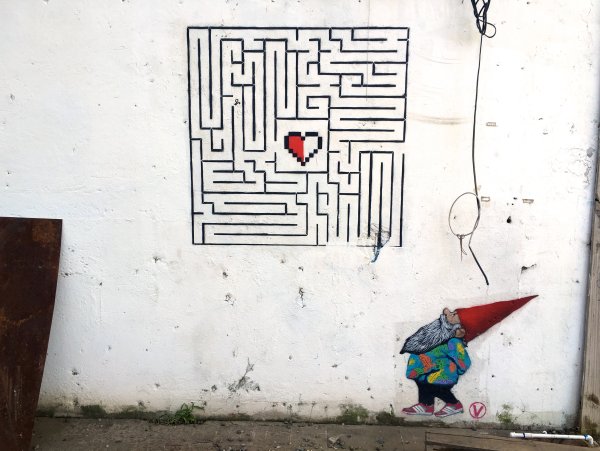 Стрит арт надписи на стенах