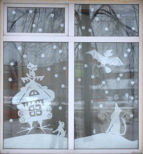 Новогодние рисунки на окнах