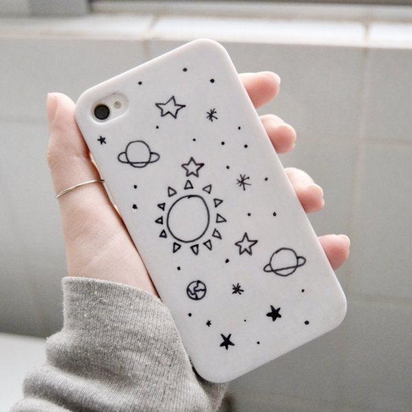 Разрисовать чехол для телефона