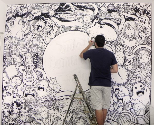 Рисунки маркером на стене