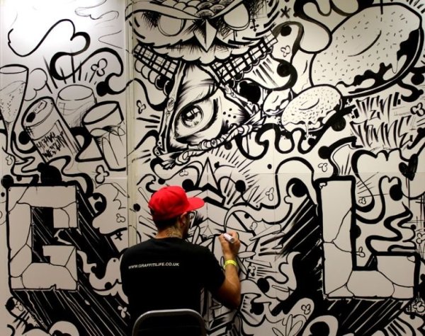 Роспись стен маркером