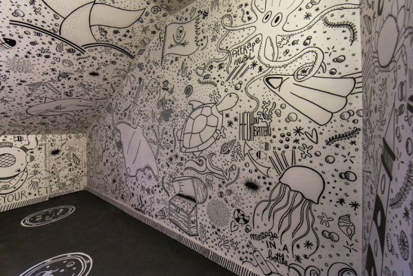 Роспись стен черно белая